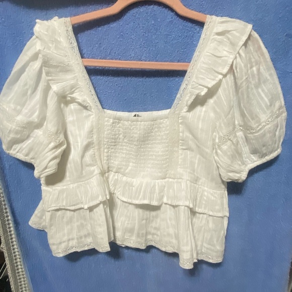 American Eagle Outfitters Other - American EAGLE Blouse Color White Size L